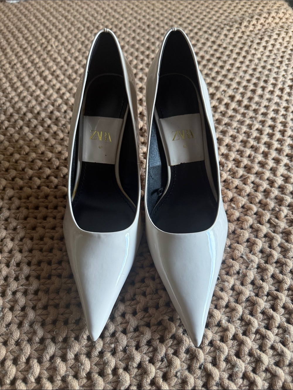 Zara White Patent Pointed Pumps with Black Interior